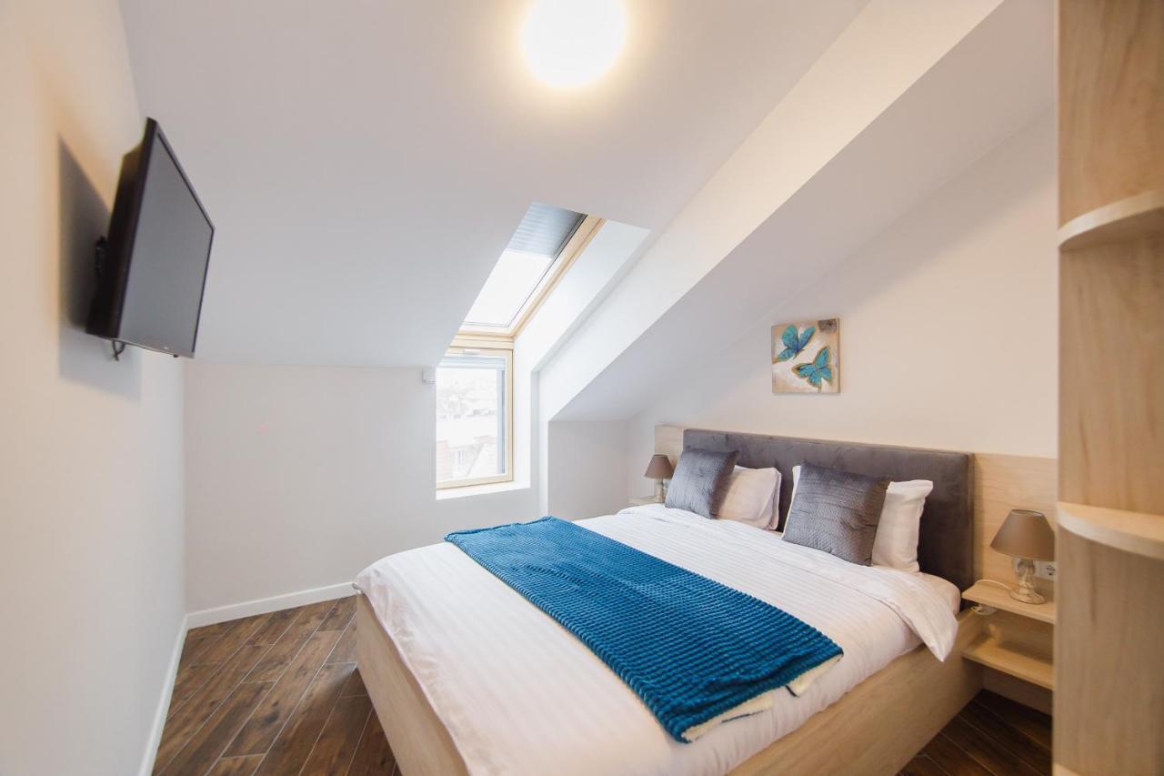 Skylight Loft Near City Center Орадя Экстерьер фото